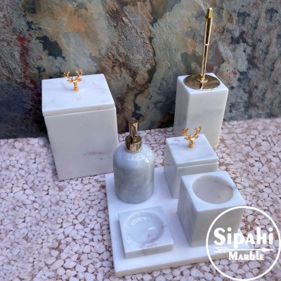 Beyaz Mermer Kare Geyik Detay 7'Li Banyo Seti Beyaz Mermer Kare Geyik Detay 7'Li Banyo Seti
