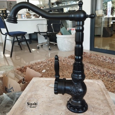 Siyah İşlemeli Kısa Lavabo Bataryası Siyah İşlemeli Kısa Lavabo Bataryası